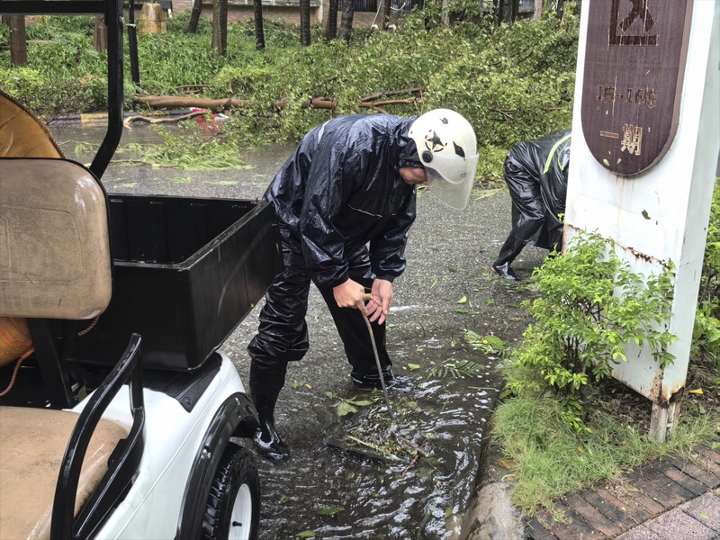 6389985854531512132821555