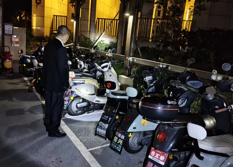 6390875697608525366733713